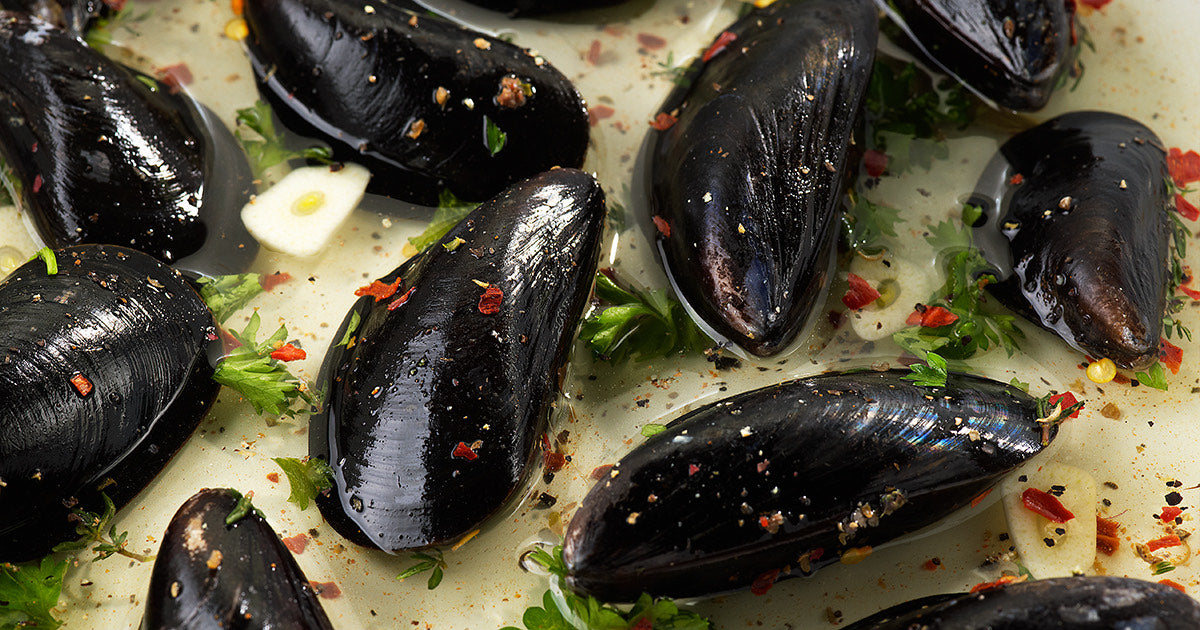 Mussels in White Wine with Garlic and Herbs
