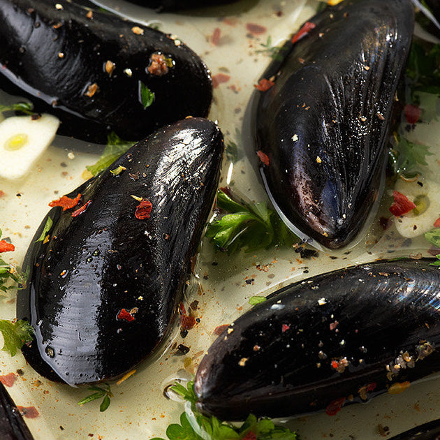 Mussels in White Wine with Garlic and Herbs