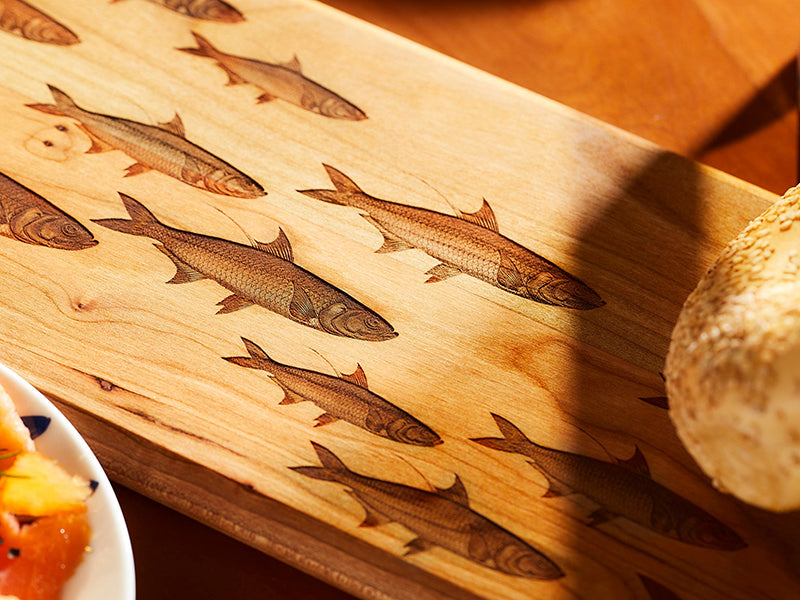 Detailed Images of Fish Design on School of Fish Serving Board